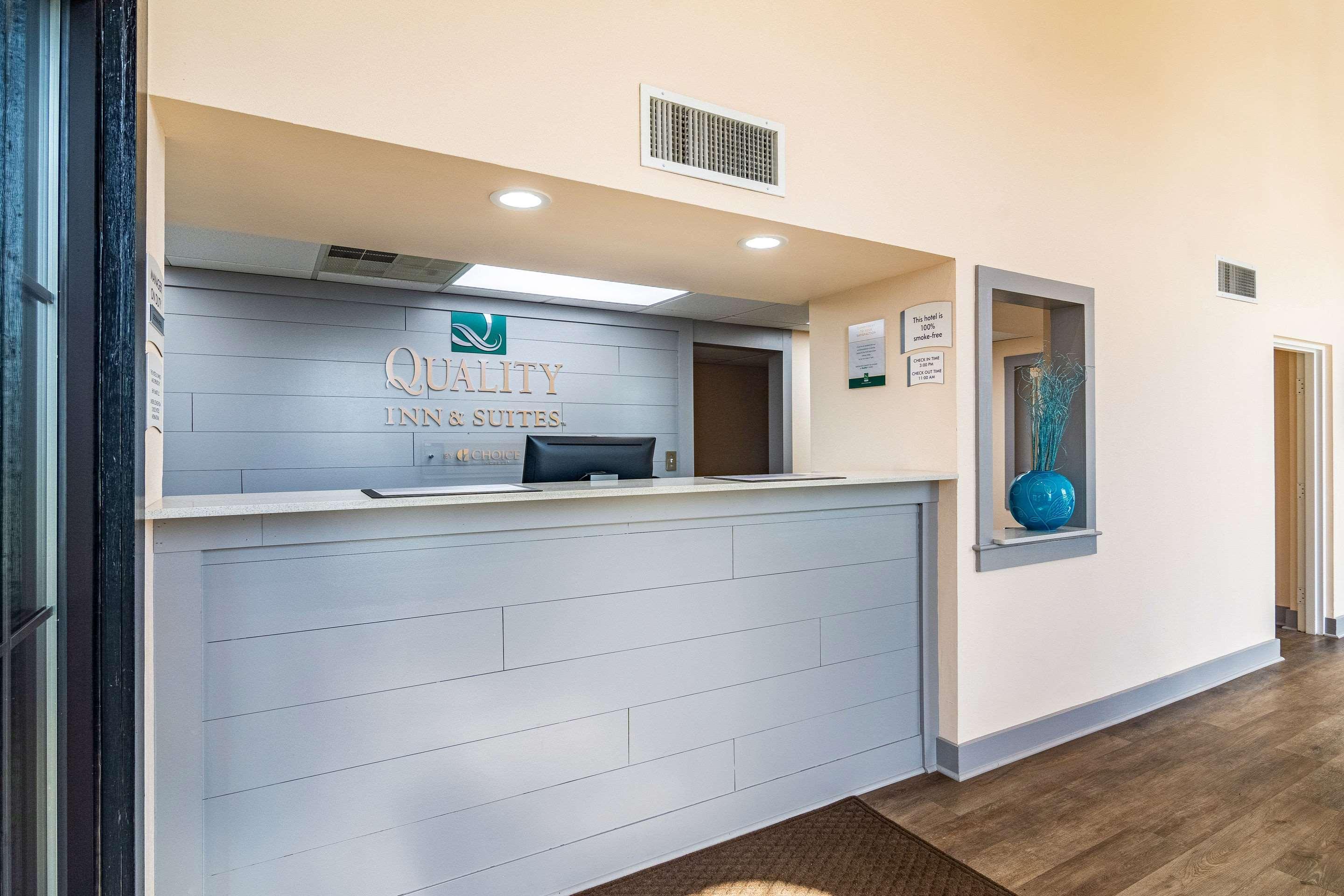 Quality Inn & Suites Lake City Exterior photo